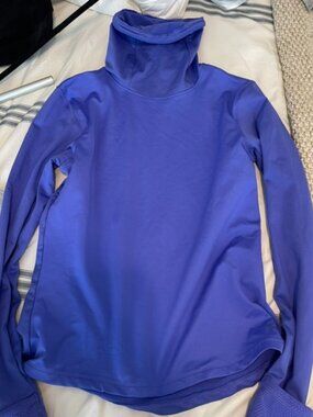 LIKE NEW: Under Armour Fitted Running Shirt w/ Neck Cover